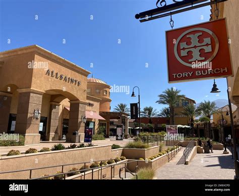 Welcome To Desert Hills Premium Outlets® 